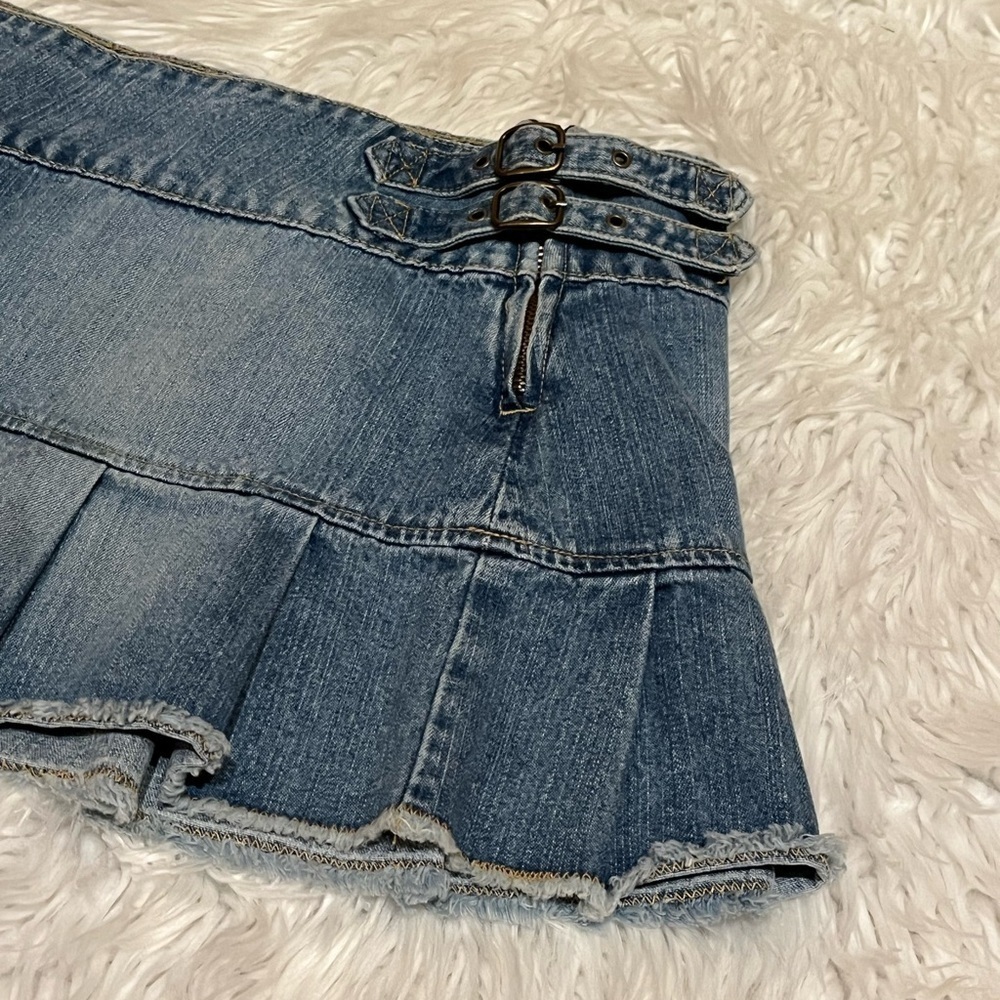 Bongo LET ME B Micro Mini Flounce Denim Jean Skirt Double Buckle - Picture 4 of 11
